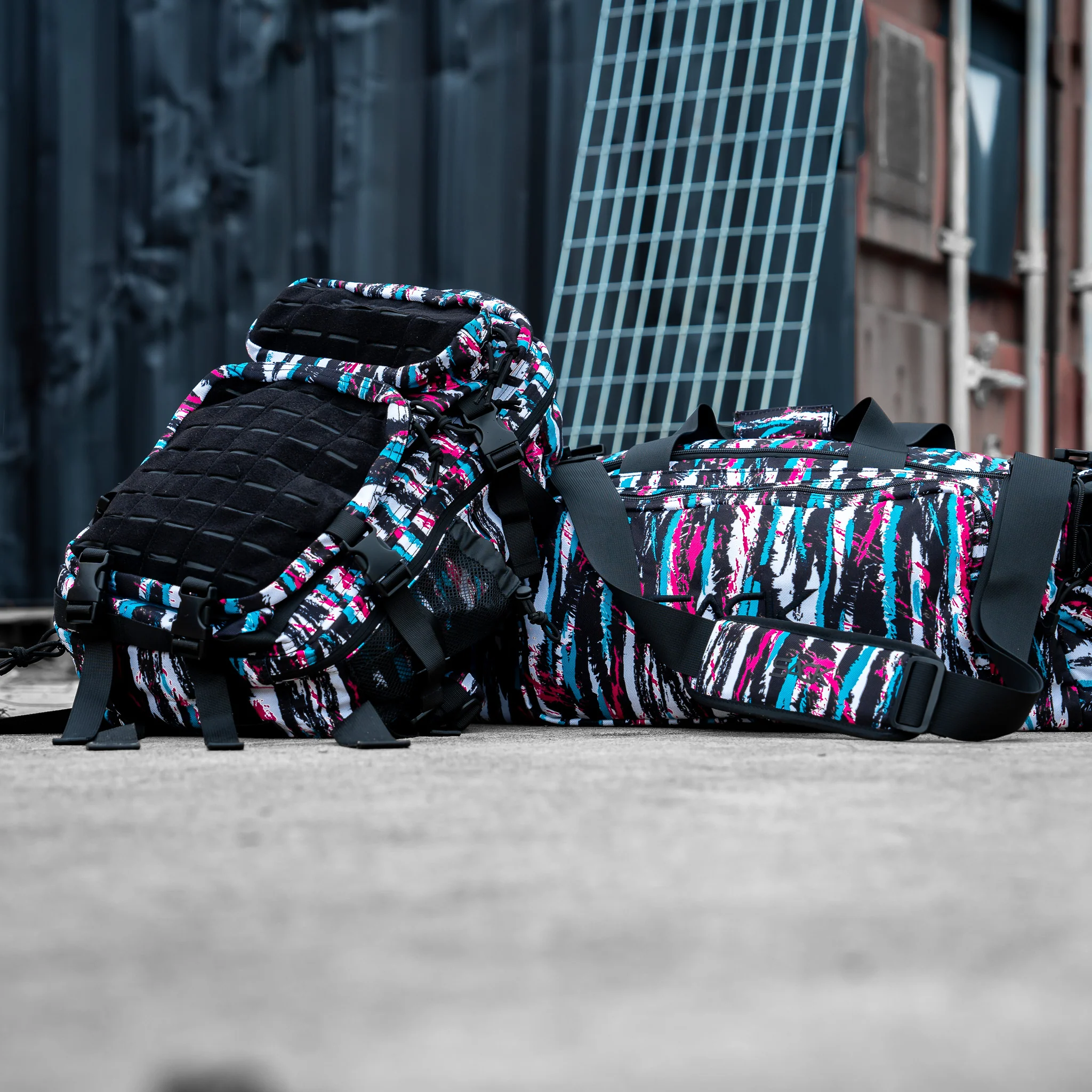 50L Sack™ Duffle Hybrid Double Carry Bag - Image 32