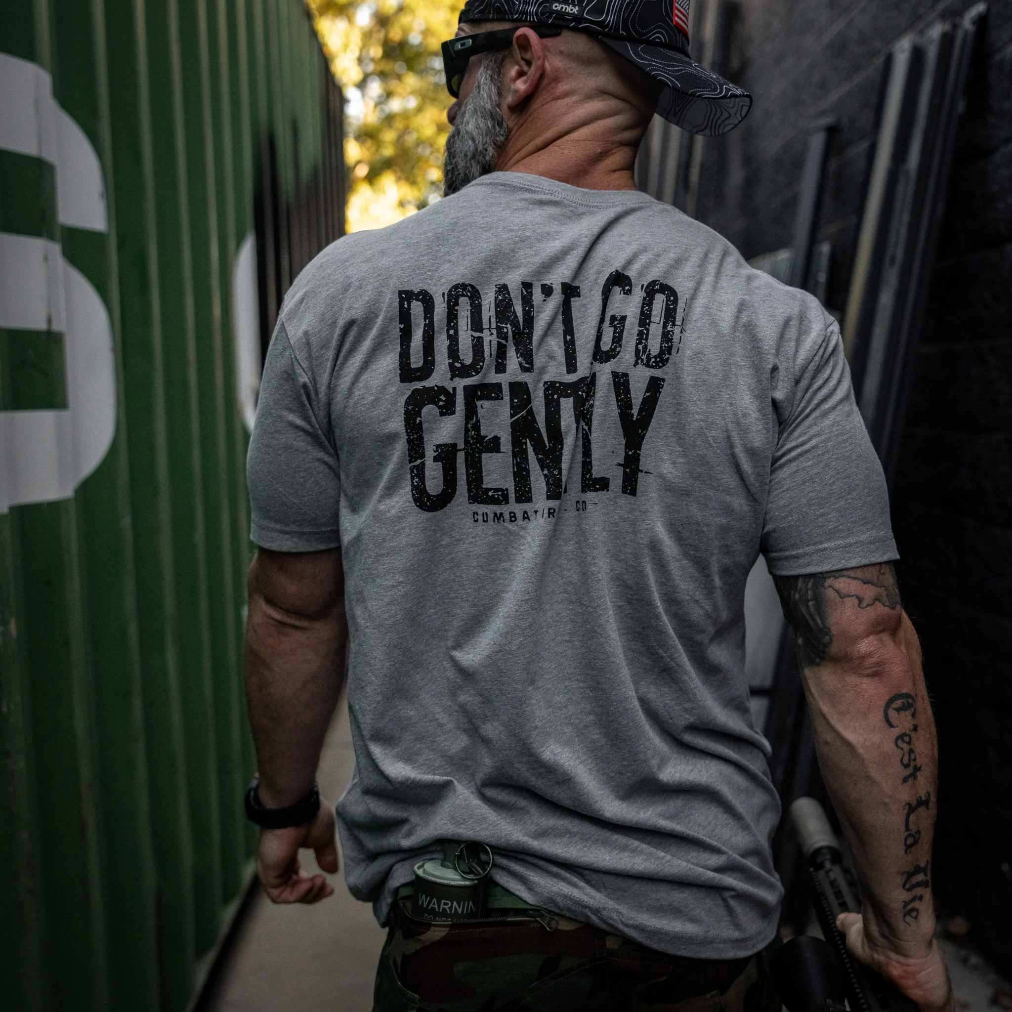Don't Go Gently Men's T-Shirt - Image 4
