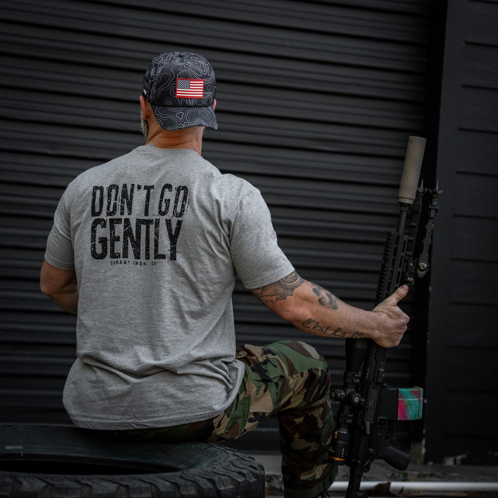 Don't Go Gently Men's T-Shirt - Image 7