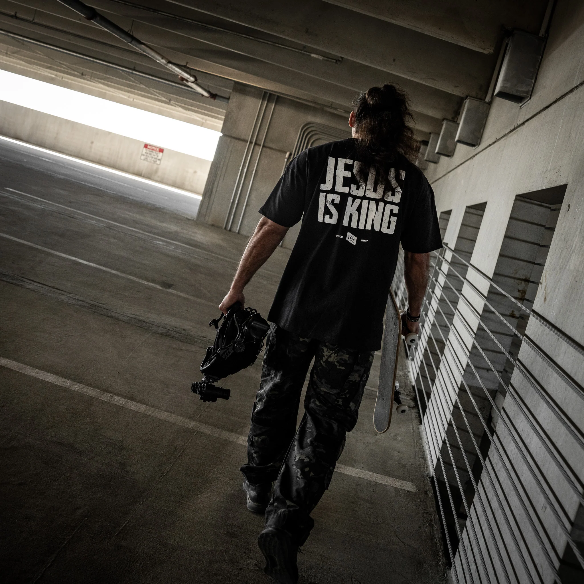 Jesus Is King Heavyweight Men's T-Shirt - Image 4