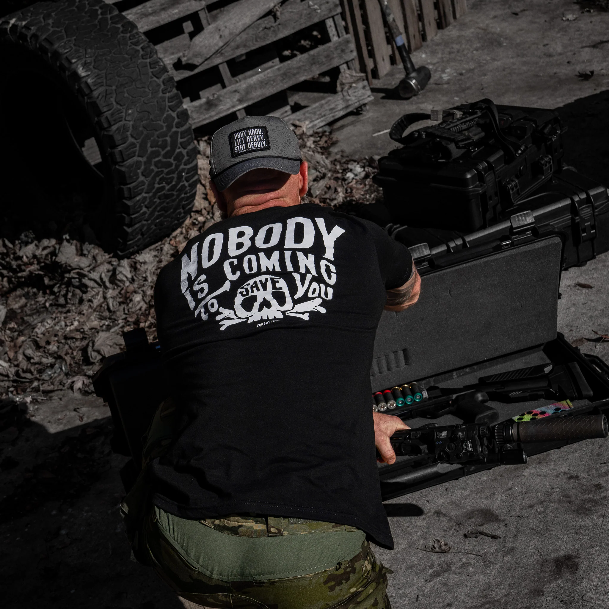 Nobody Is Coming To Save You Skull Men's T-Shirt - Image 6