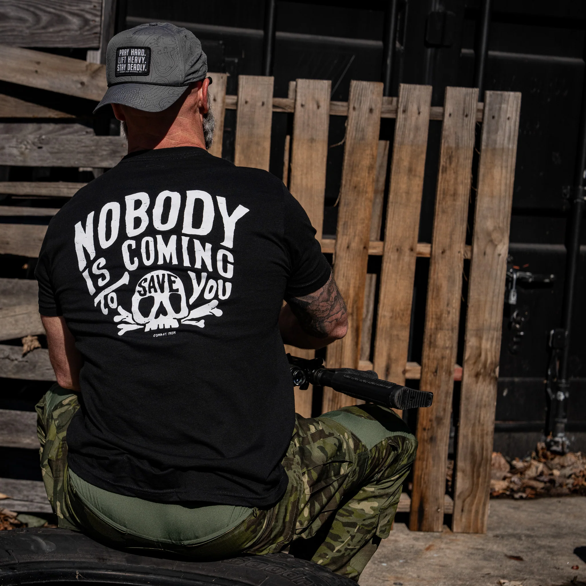 Nobody Is Coming To Save You Skull Men's T-Shirt - Image 9