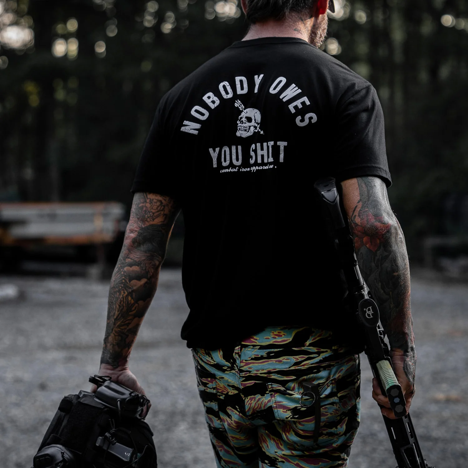 Nobody Owes You Shit Skull Men's T-Shirt - Image 7
