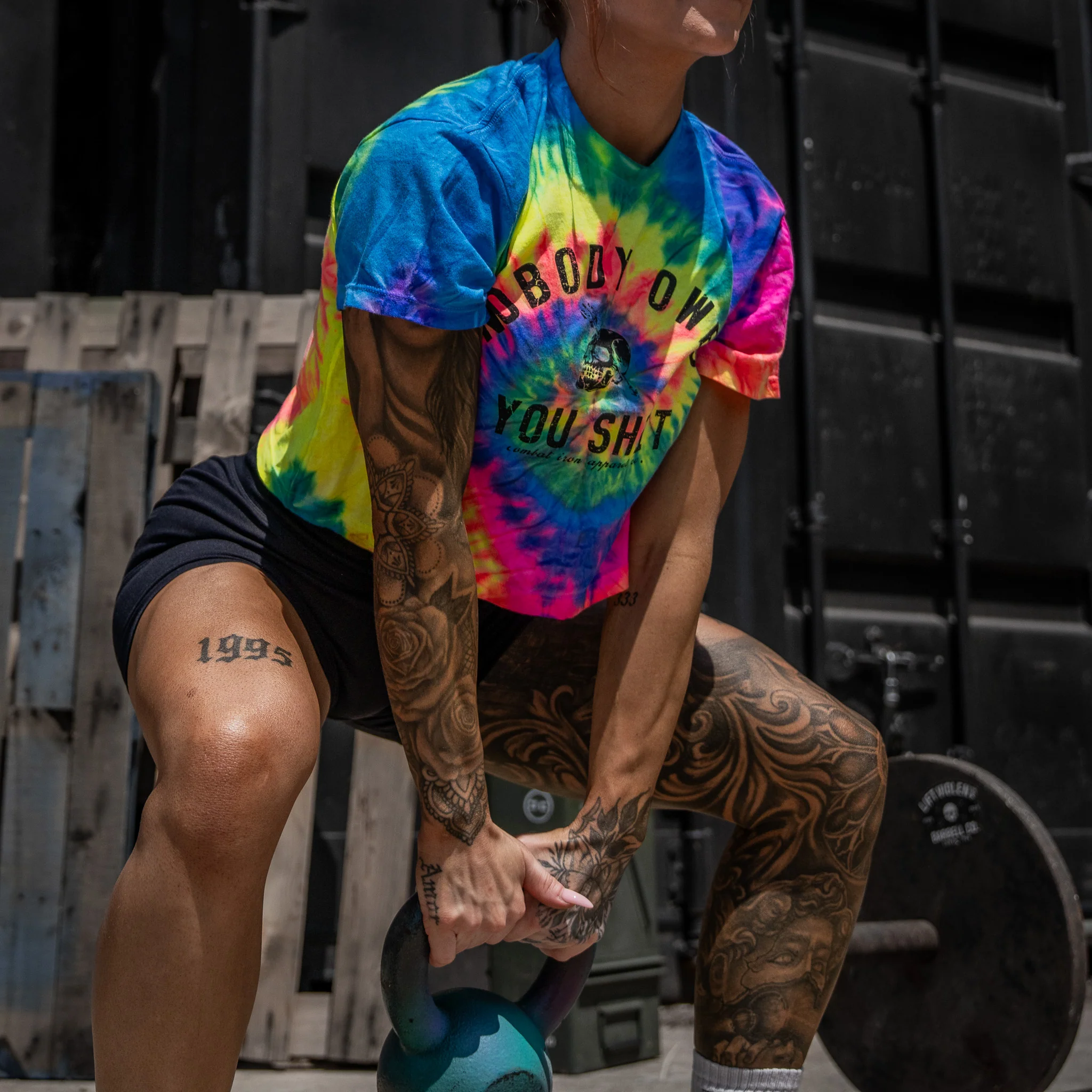 Nobody Owes You Shit Skull Women's Crop T-Shirt - Image 15
