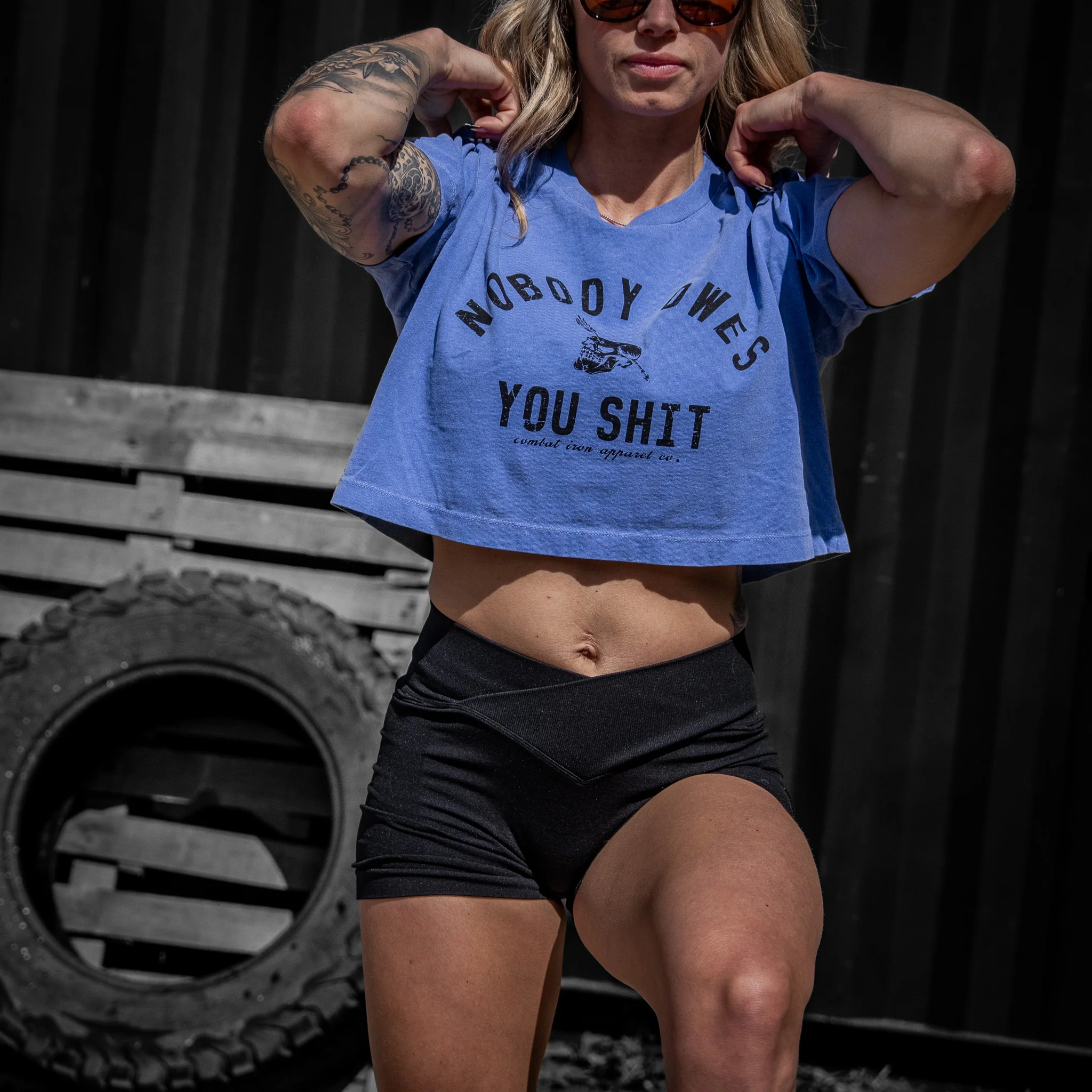 Nobody Owes You Shit Skull Women's Crop T-Shirt - Image 24