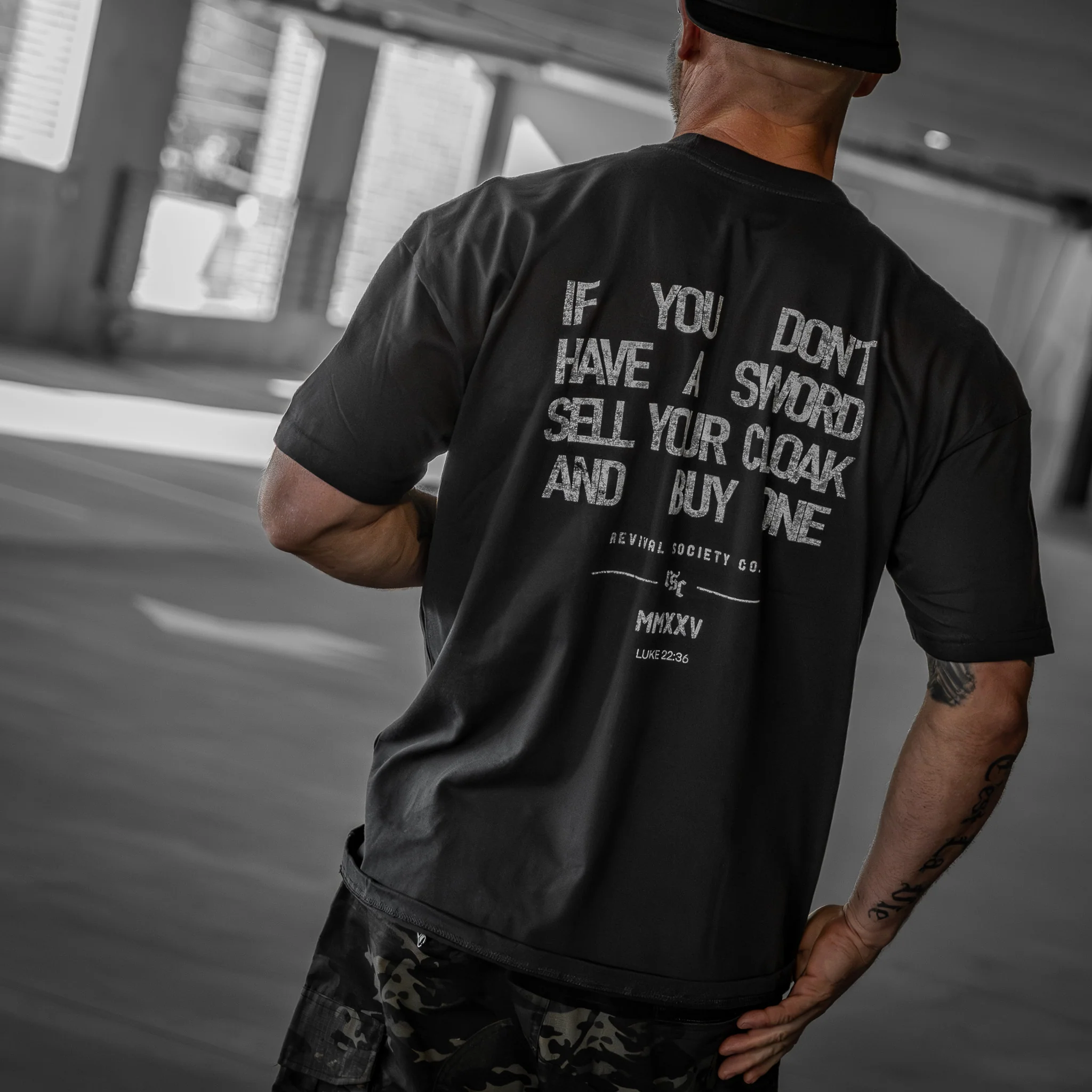 Sell Your Cloak Men's T-Shirt - Image 4