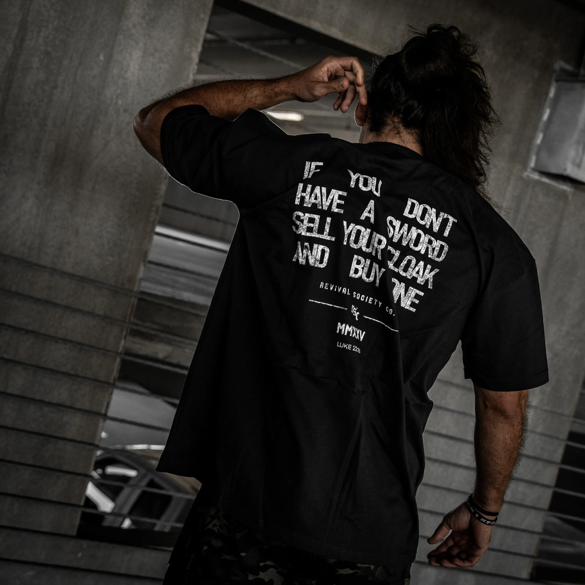 Sell Your Cloak Men's T-Shirt - Image 8