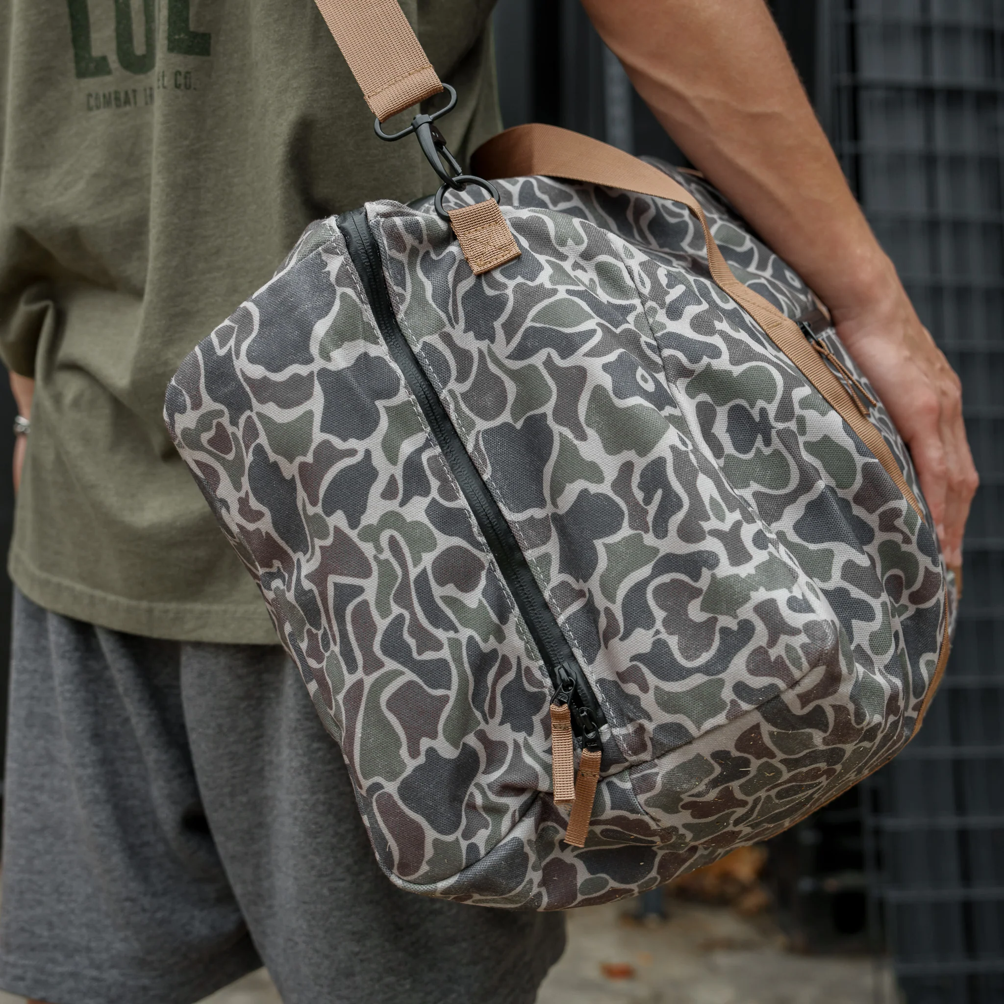 Waterproof XL 57.5L Waxed Duffle Bag - Image 39
